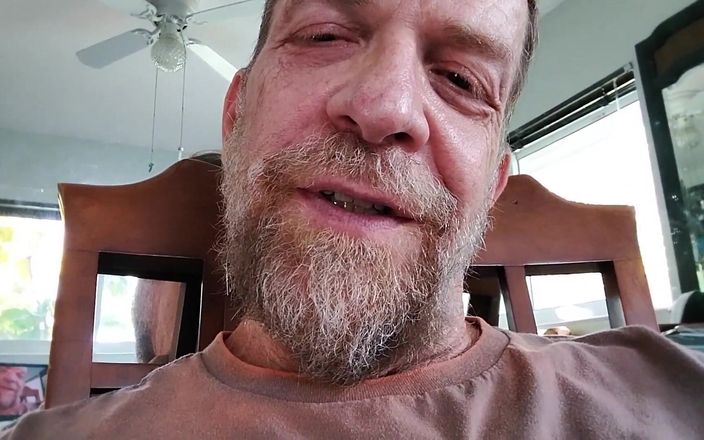 Hairyartist: Sana küçük oyuncağım olduğunu hatırlatıyorum