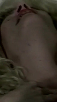 Blonde MILF, schlampige flasche gedehnt und tropfende orale ekstase