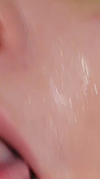 เฟติชปาก! โชว์ริมฝีปากและลิ้นแบบน้ำลายยืด