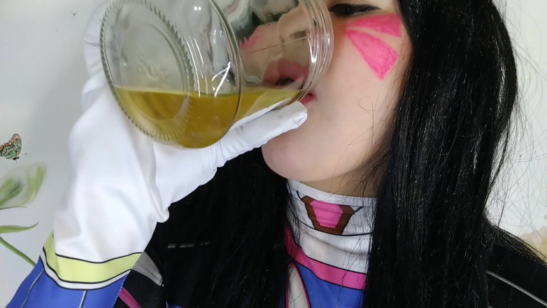 LizAngel: D.VA saya berkencing di dalam balang