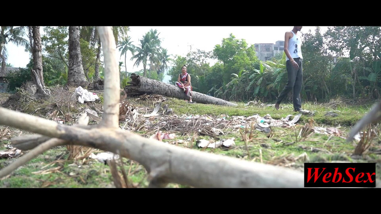 WebSex Premium: 贫穷的农民妻子与富有的男孩啪！村哥性爱