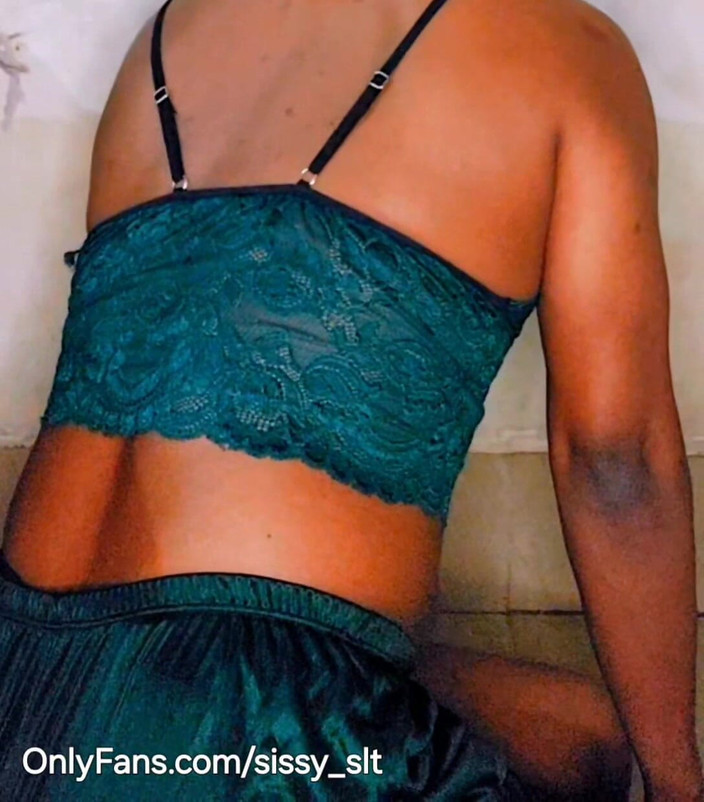 Sissy Slut Simran: Arrapata con cazzo piccolo checca transessuale gola profonda e scopata...