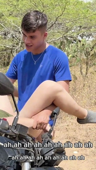 Spaceruj z moim najlepszym kolumbijskim przyjacielem twink i ja do rzeki