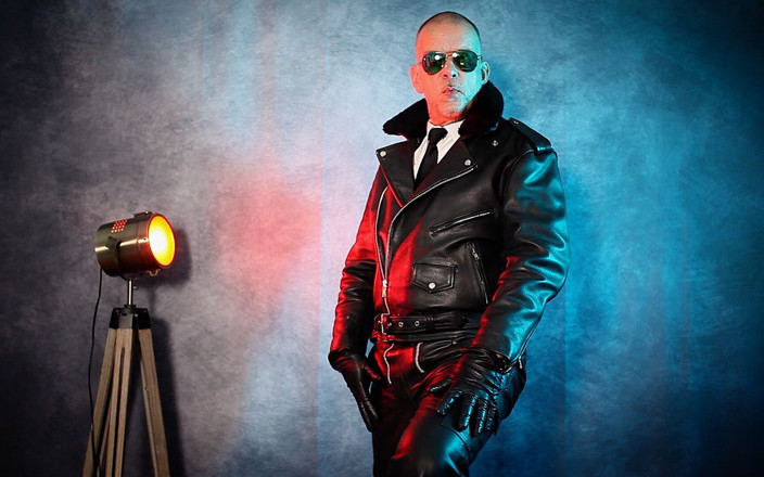 GERMANE_XL: Berlin Leather 10