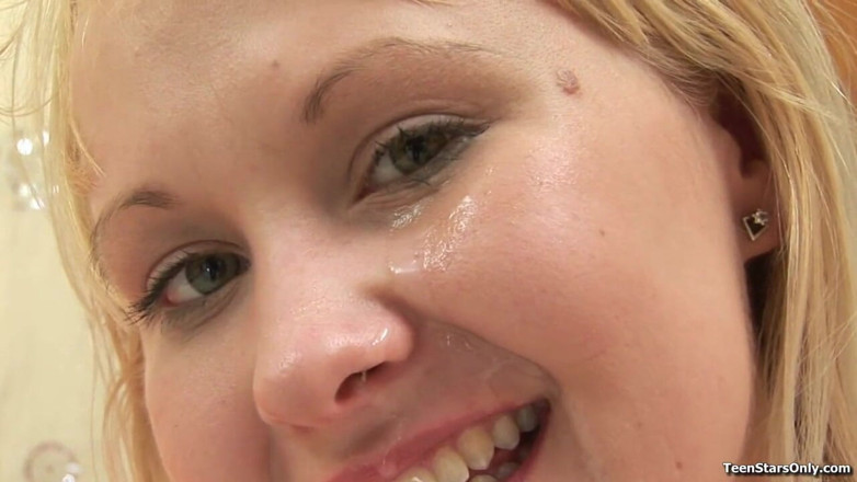 Teen Mega World: Mila Anál
