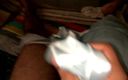 Satin and silky: Masturbación con la mano con sari sedoso blanco de vecino (34)
