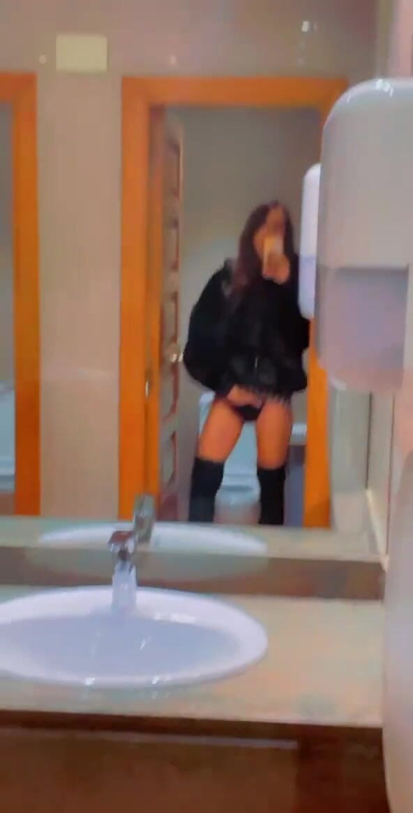 FANS OF SOFIA SWEETSECRETT: 그건 내가 소피아 Sweetsecrett에 의해 레스토랑의 욕실에서 만든 얼마나 맛있는