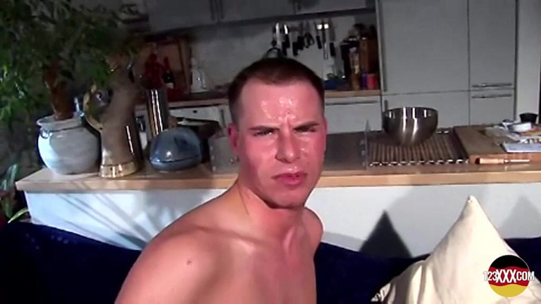 German amateur - 100% German hardcore videos: Paffuta bionda dalla germania fa venire cosi forte un tizio