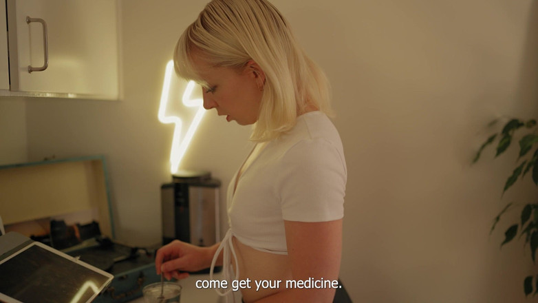 Jolie Lyon: Żona chce oglądać, jak pieprzysz nastolatka