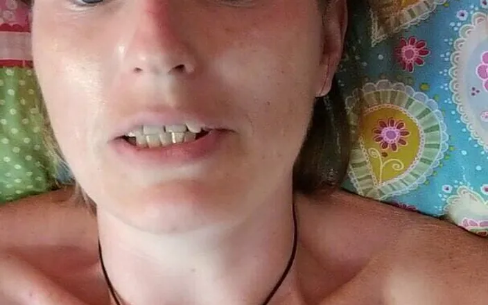 MistressWriggler: A Very Quick and Very Wet Wank with Plenty of...