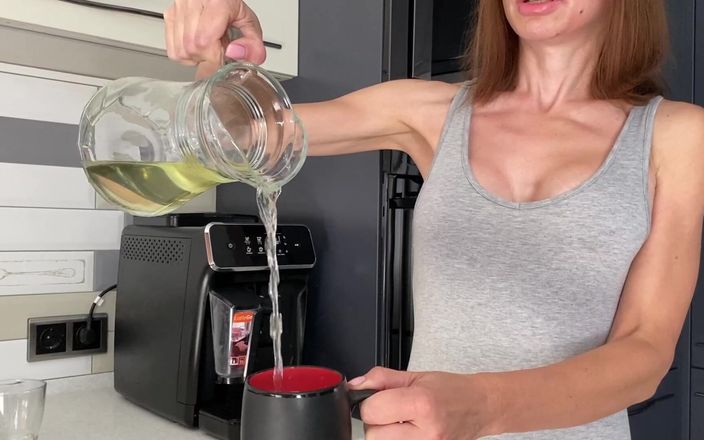 Mistress Mary: Pisse zum Frühstück