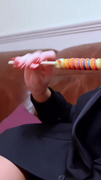 Mo'Lolly menampilkan Sophia Smith