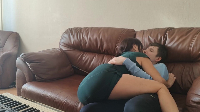 Tumanova Alina: Um Começo De Música Entre Um Jovem Marido E Uma...