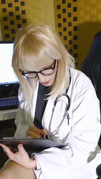 Consultazione delle ore con la trans Doc Helena! Mettiamo alla prova la Tua Potenza! JOI tedesca