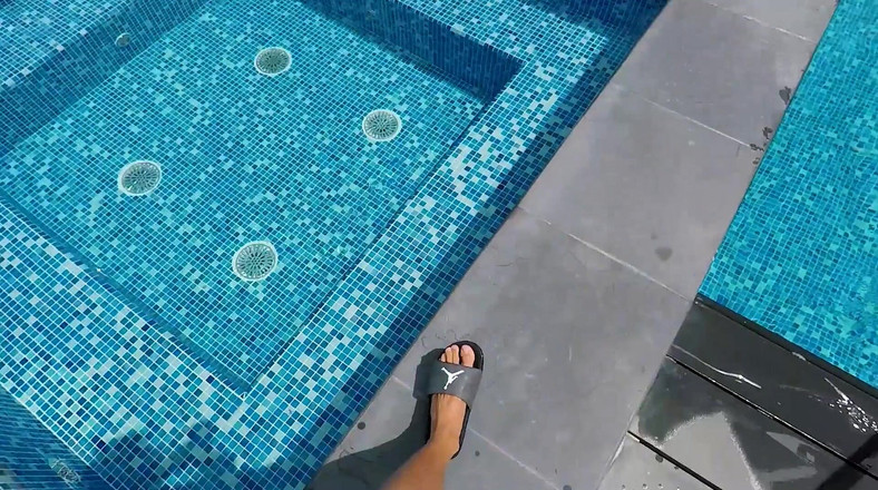 Chokobanana: Diese schlampe lud mich in ihr zimmer ein