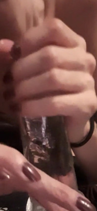 Gag e pompino bagnato sputo sul dildo chiaro 2