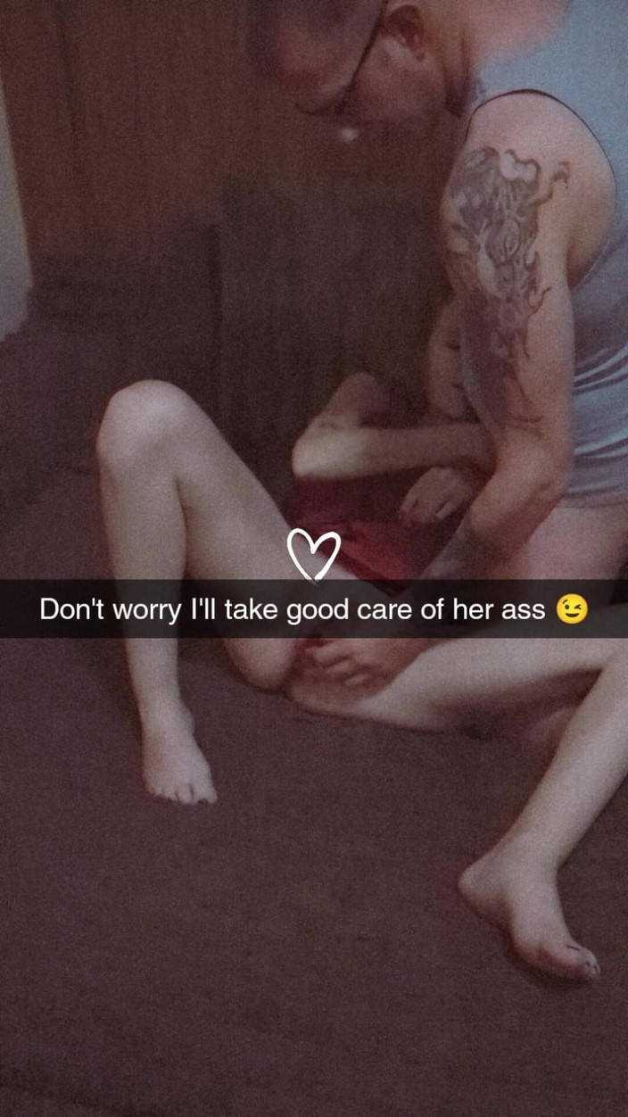 Richelle Rose: Vriendin van kamergenoten ruw geneukt en gebruikt 