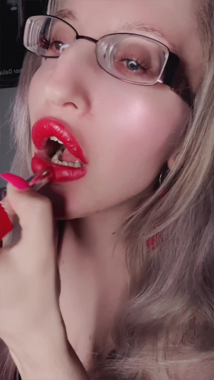 FinDom Goaldigger: Cycki Czerwone Duże Usta Bimbo JOI