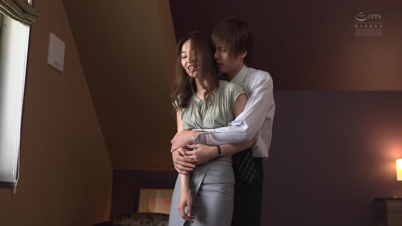Smooth Time: ทริปธุรกิจพักห้องเดียวกัน กลายเป็นเย็ดกับเจ้านายหญิงที่เป็นเมีย lover Part.1