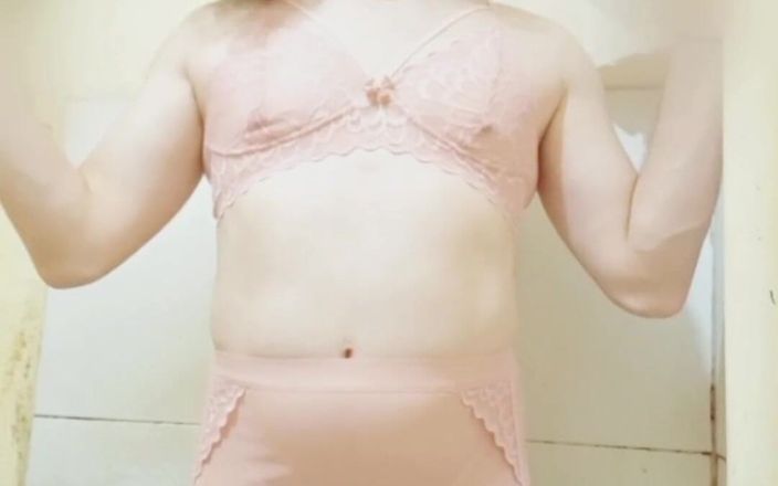 Carol videos shorts: Nosí sexy spodní prádlo