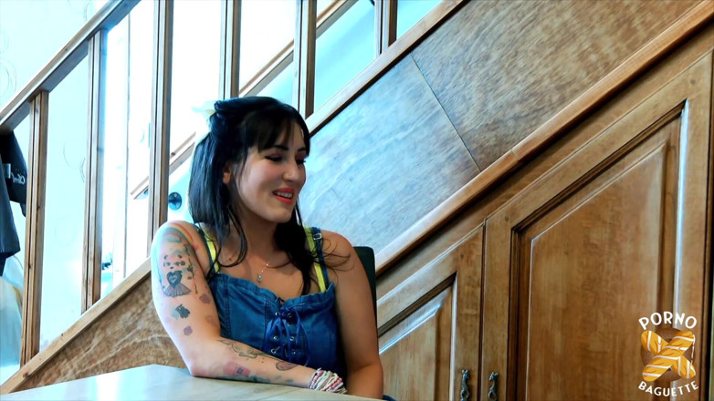 Porno Baguette: Tutty, Real Bombshell, Loves Eating Cocks