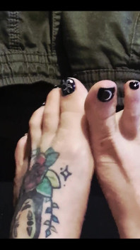 A Treat for My Foot Lovers... I'm Craving Toe Sucking so Bad.