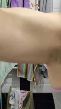 Big Woman's Muscles Flexing