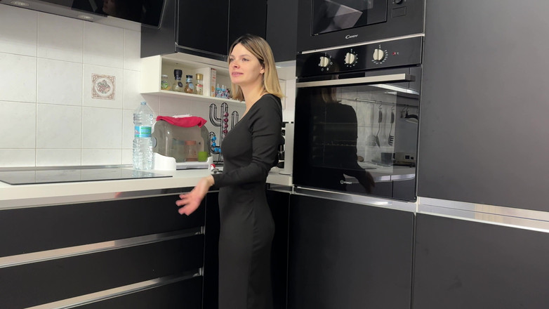 Tommy e Annika: Blonďatá nymfomanka nemá spropitné, které by dala kurýrovi, který jí...