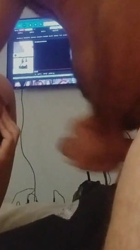 彼女に101回のオーガズムを与えて一晩中イかせて、あの膣が痛いからイッと叫んでくれ
