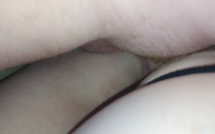Nickyloves: Pantatku dicrot di dalam banyak banget