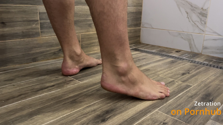 Zetration: मैंने एक सफाई लड़की को किराए पर लिया उसने मुझे शॉवर में पकड़ा और मेरा लंड चूसने का अंत किया