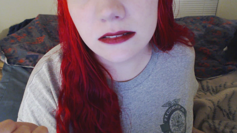 Scarlet Vixen: Labial y boca fetiche al rojo caliente