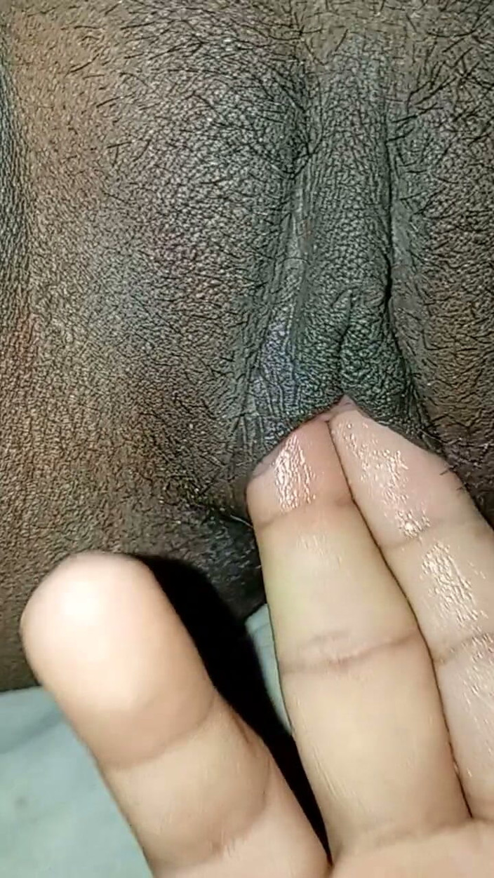 Sonaji: Hot Bhabhi Fingering