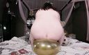 Sexy NEBBW: Сексуальная толстушка с воздушным шариком всплывает на Новый год