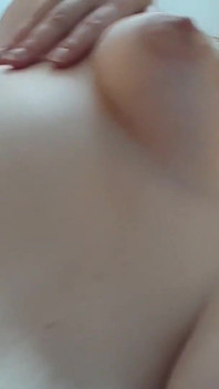 Seksi dev kadın yüzüne oturuyor amcığına oturuyor