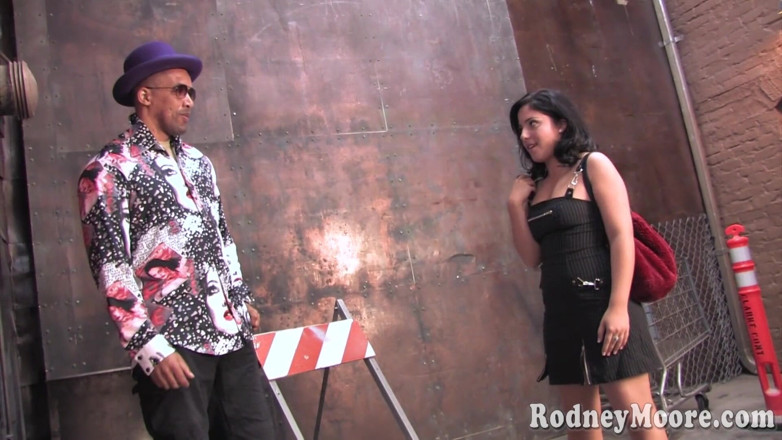 Rodney Moore: Dwarf 18 Year Old Girl Gets Fucked by Vampire