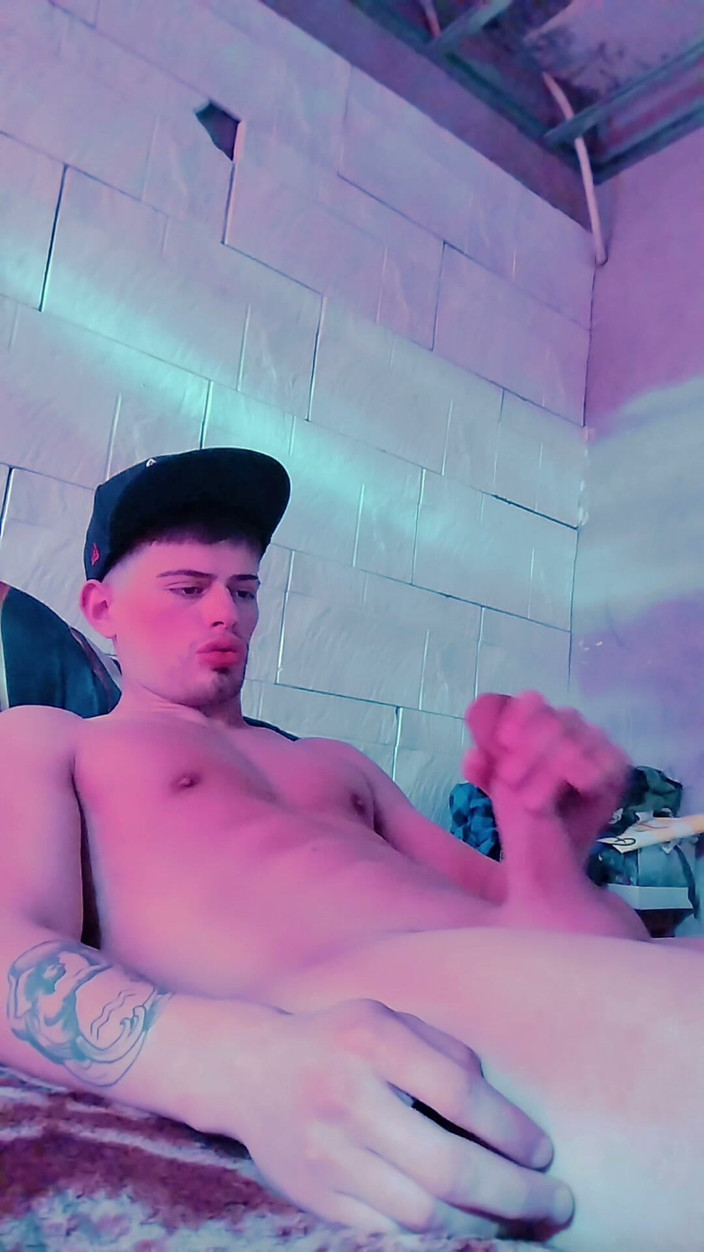 Soy Bruno: Eu me masturbo no quarto do meu amigo até eu...