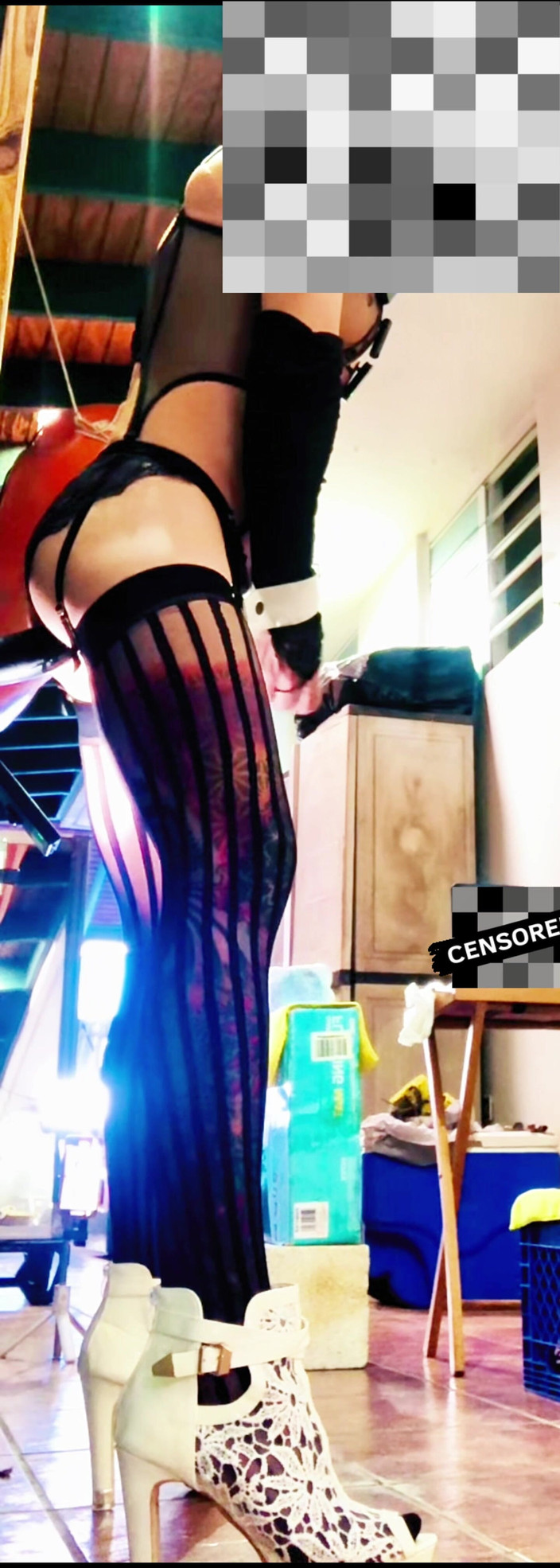 Benito414: Sexy transgender černá punčocha na koni anální dildo ve zdi