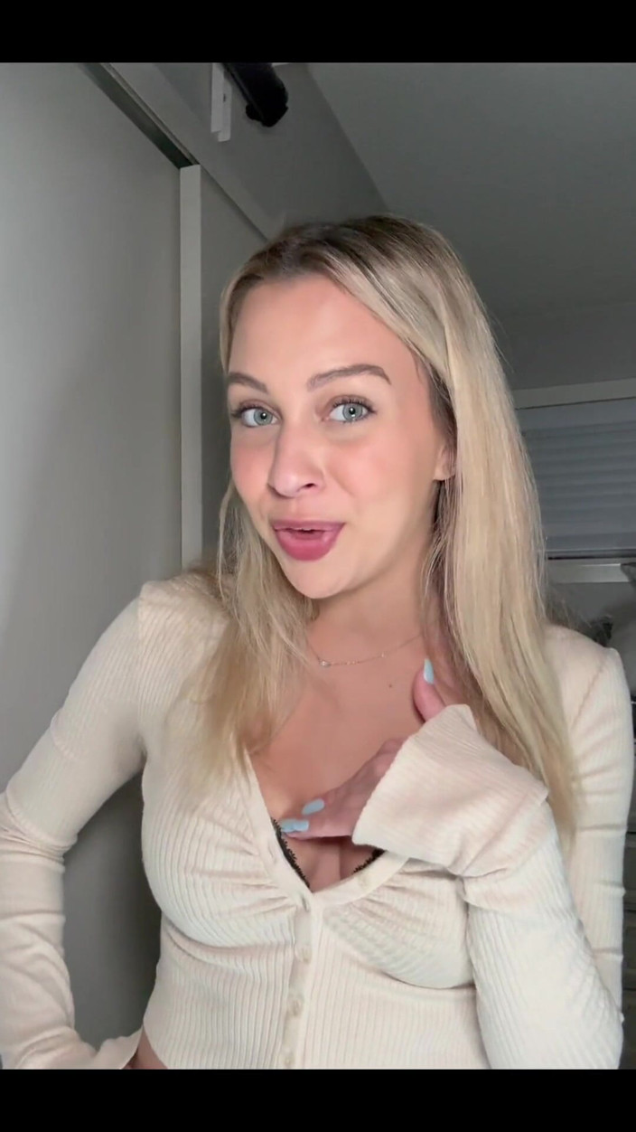 Tiffstreatsxoxo: I Am a Total Size Queen