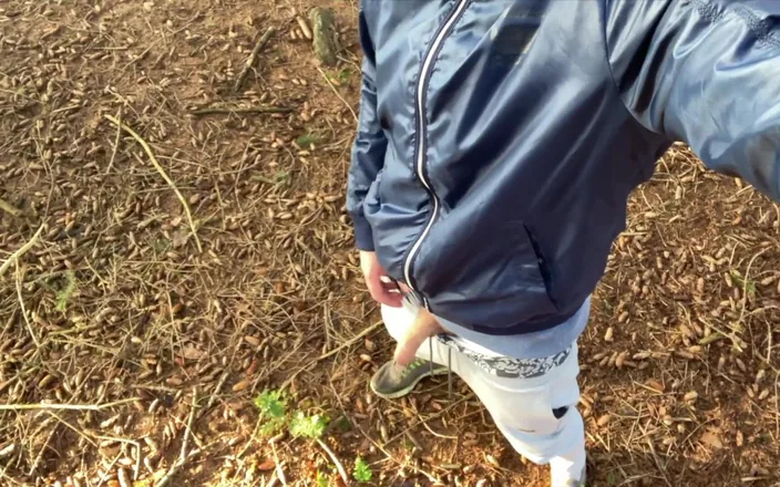 Fratchino: Horny Dude Piss and Leaks Precum