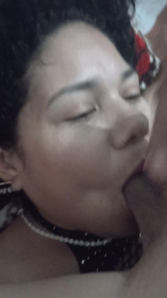 Valkyrieandluigy: Delicious Blowjob Before Going to Sleep