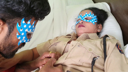 Always desi girl: Коли наручники перетворилися на пристрасть: злодій, поліцейський і ніч хардкорного сексу (хінді аудіо)