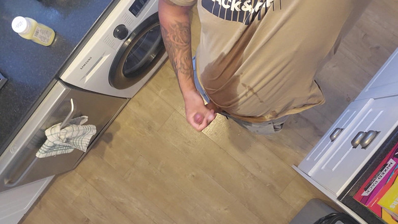 Garywhore: Đi tiểu