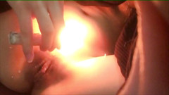 Adorable Teen: Erotický vosk pro moje bradavky a těsnou kundičku !! Mmm lahodná...