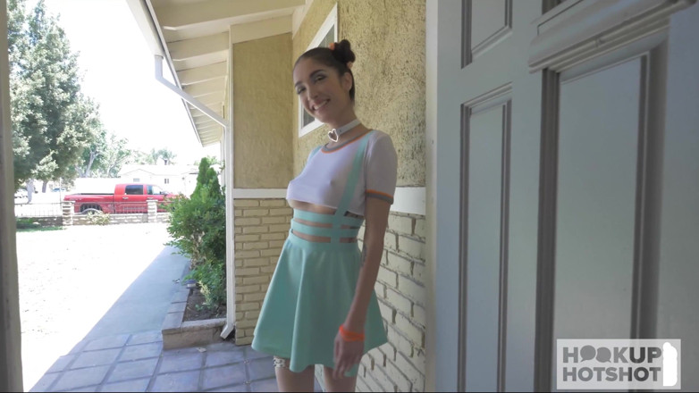 Hookup Hotshot: Shaved Cunt Stunner Jericha Jem Rides a Like a Pro!