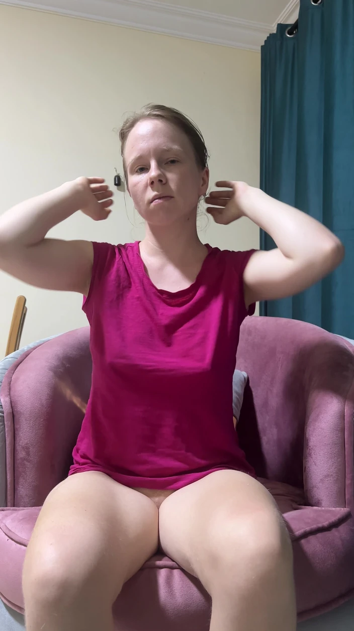 SweetLucy96: MILF Quente Com Pés Com Tesão E Suspensórios Orgasmos