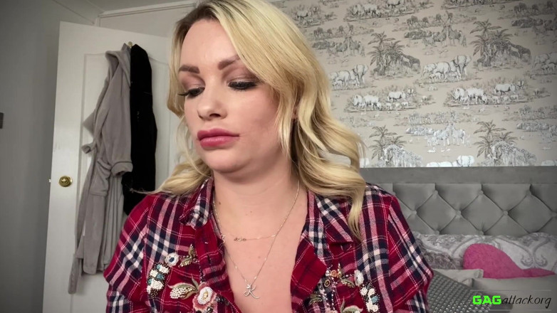 Gag Attack: Penny Lee - molteplici auto gag
