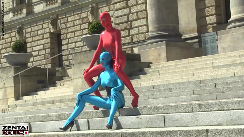 ZentaiDolls: Zentai Models in der Stadt