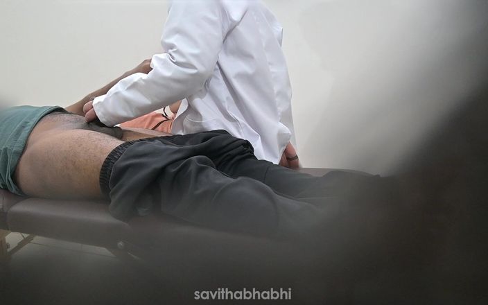 savithabhabhi: Damläkare som kontrollerar patienten på sjukhus