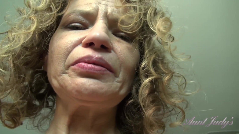 Aunt Judy's: Tantejudys - Je Geile 52-jarige Rijpe Stieftante Tia Berijdt Je Lul (pov)